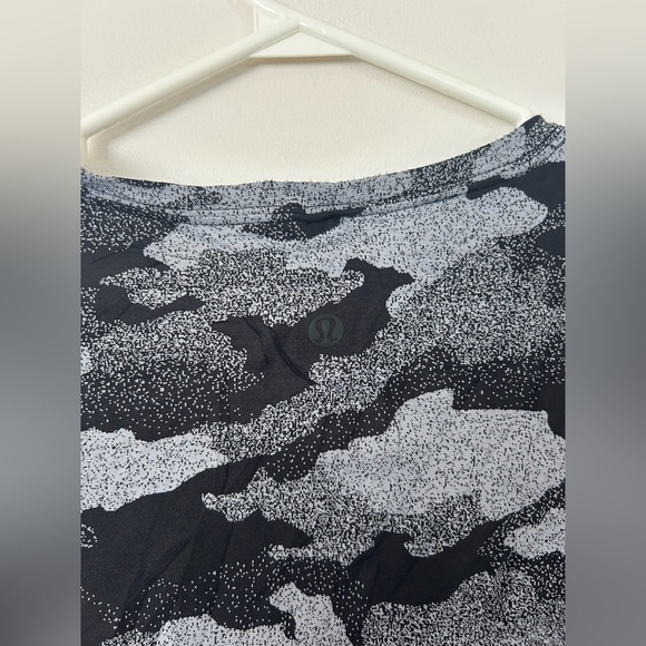 Lululemon CATES TRAINING TEE HERITAGE SPECKLE CAMO JACQUARD BLK SZ 10 - Picture 8 of 8